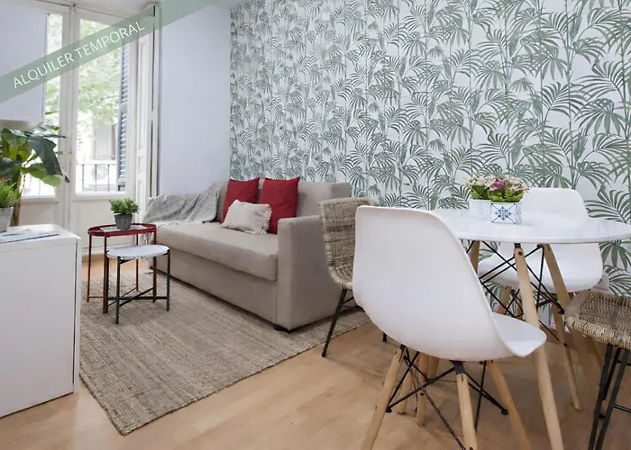 Apartamento Con Estilo En Madrid De Los Austrias -Tradicion Renovada